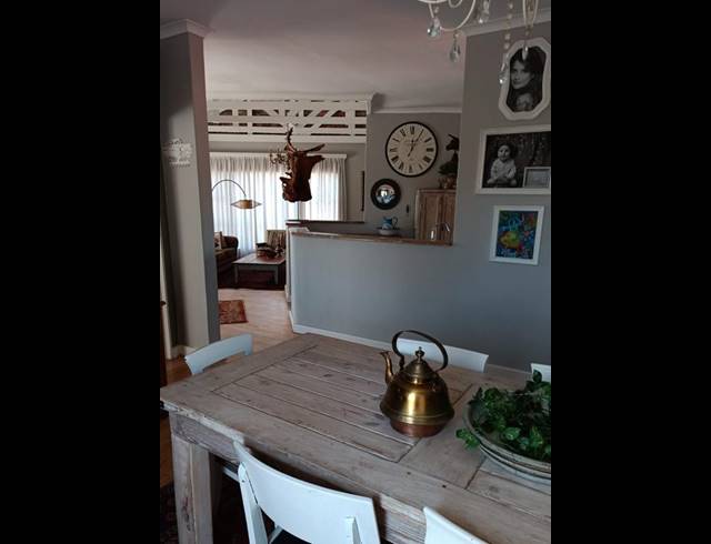 4 BEDROOM HOUSE FOR SALE IN STRAND SOUTH